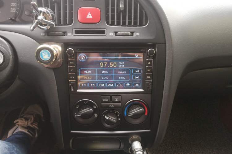 Used Hyundai Elantra 2007 1.6L Hatchback Manual Luxury Model Audio And AC Panel