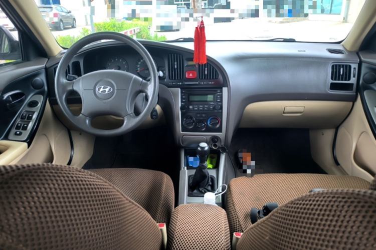 Used Hyundai Elantra 2007 1.6L Manual Comfort Model Center Console