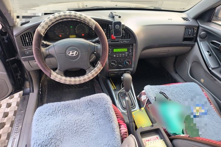 Used Hyundai Elantra 2007 1.6L Automatic Comfort Edition Center Console