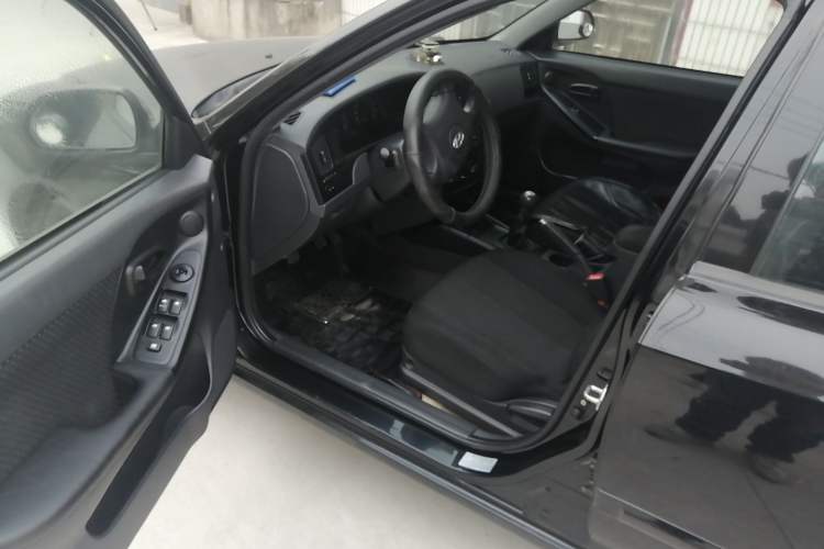 Used Hyundai Elantra 2007 1.6L Hatchback Manual Luxury Model Driver Seat