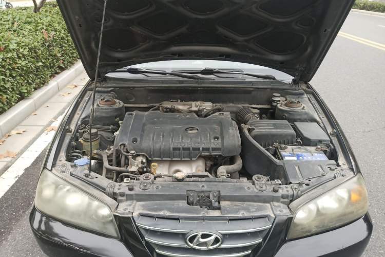Used Hyundai Elantra 2007 1.6L Hatchback Manual Luxury Model Engine Bay