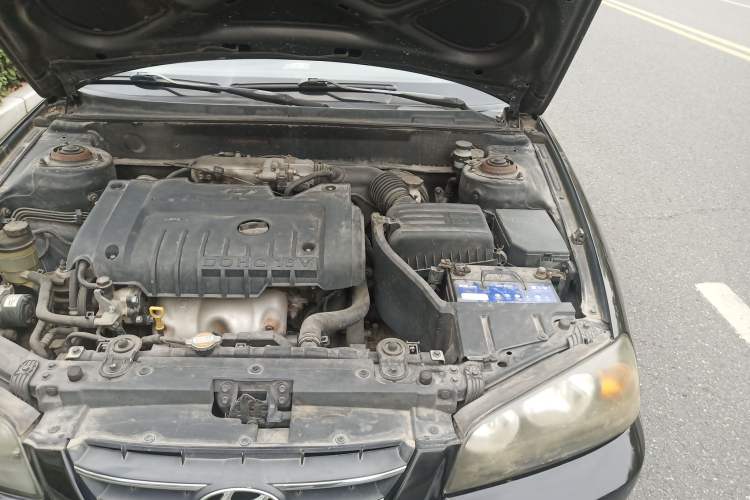 Used Hyundai Elantra 2007 1.6L Hatchback Manual Luxury Model Engine Bay Left