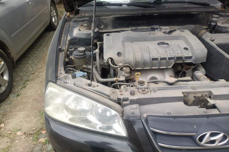 Used Hyundai Elantra 2007 1.6L Manual Comfort Model Engine Bay Right