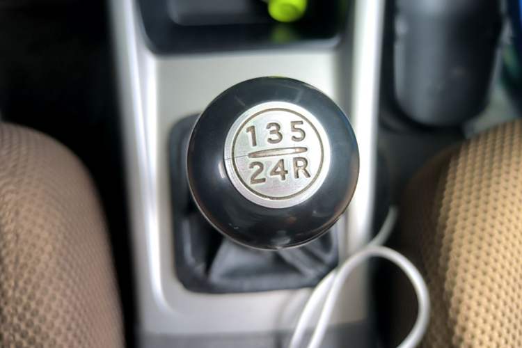 Used Hyundai Elantra 2007 1.6L Manual Comfort Model Gear Lever