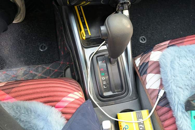 Used Hyundai Elantra 2007 1.6L Automatic Comfort Edition Gear Lever