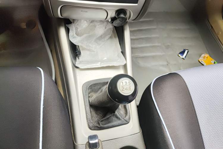 Used Hyundai Elantra 2007 1.6L Manual Comfort Model Gear Lever