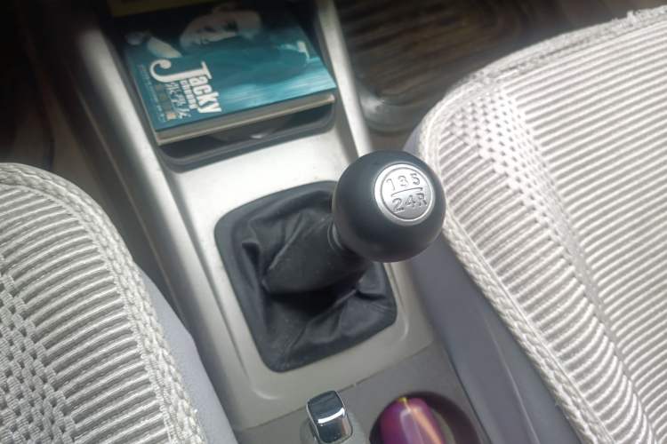 Used Hyundai Elantra 2007 1.6L Manual Comfort Model Gear Lever