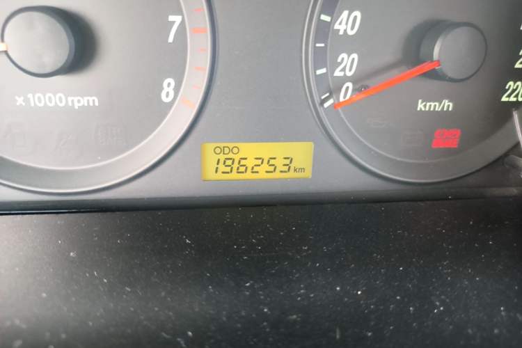 Used Hyundai Elantra 2007 1.6L Manual Comfort Model Odometer Close Up
