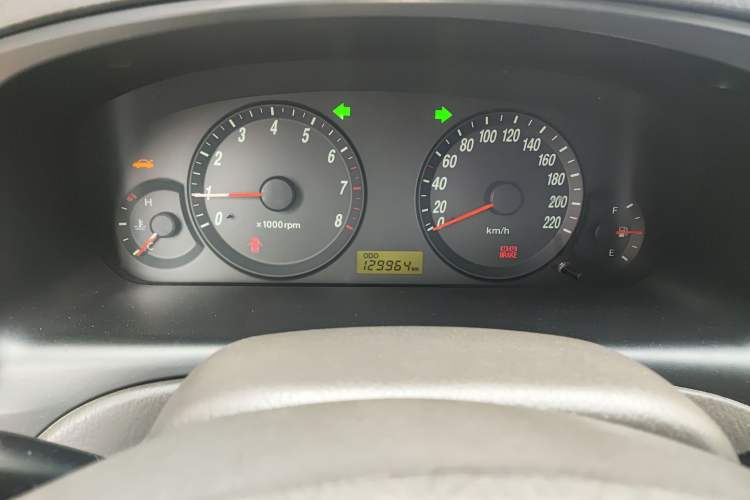 Used Hyundai Elantra 2007 1.6L Manual Comfort Model Odometer Close Up