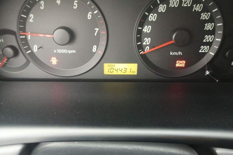 Used Hyundai Elantra 2007 1.6L Hatchback Manual Luxury Model Odometer Close Up