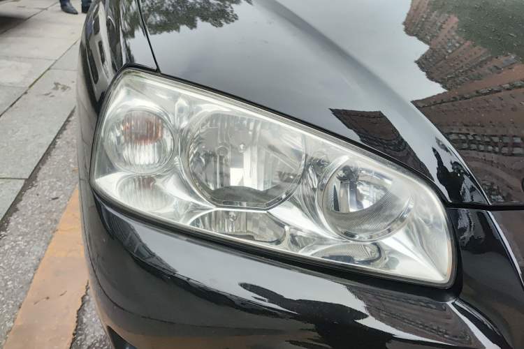 Used Hyundai Elantra 2007 1.6L Manual Comfort Model Right Front Headlight