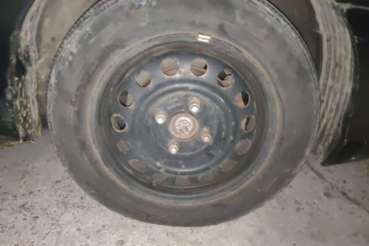 Used Hyundai Elantra 2007 1.6L Manual Comfort Model Right Front Wheel Hub