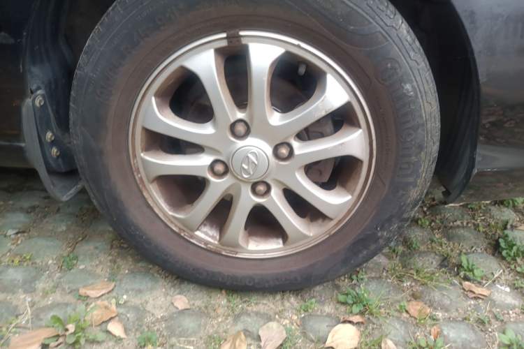 Used Hyundai Elantra 2007 1.6L Manual Comfort Model Right Front Wheel Hub