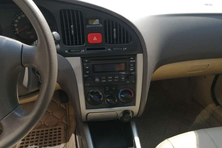 Used Hyundai Elantra 2007 1.6L Manual Comfort Model Audio And AC Panel