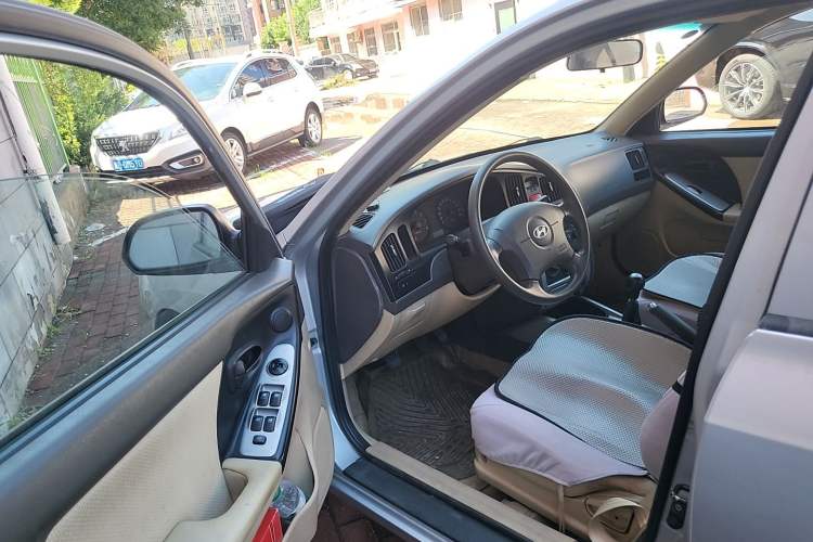 Used Hyundai Elantra 2007 1.6L Manual Comfort Model Driver Seat