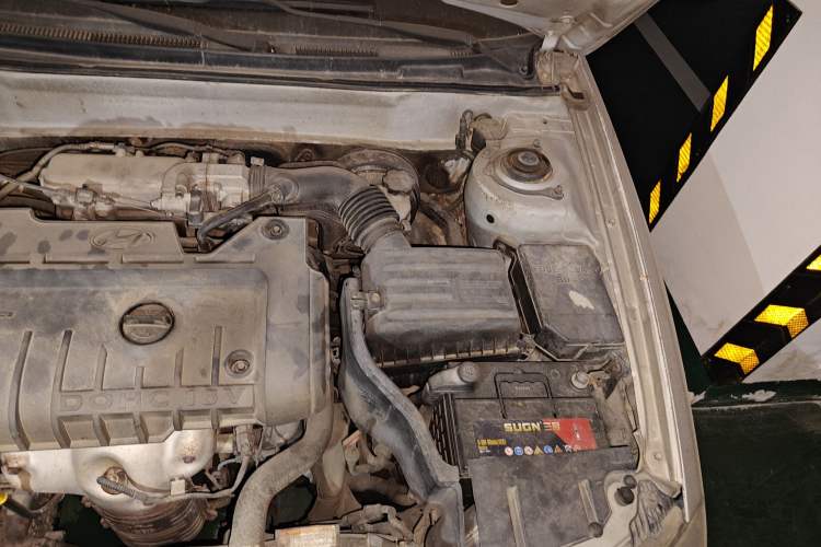 Used Hyundai Elantra 2007 1.6L Automatic Comfort Edition Engine Bay Left