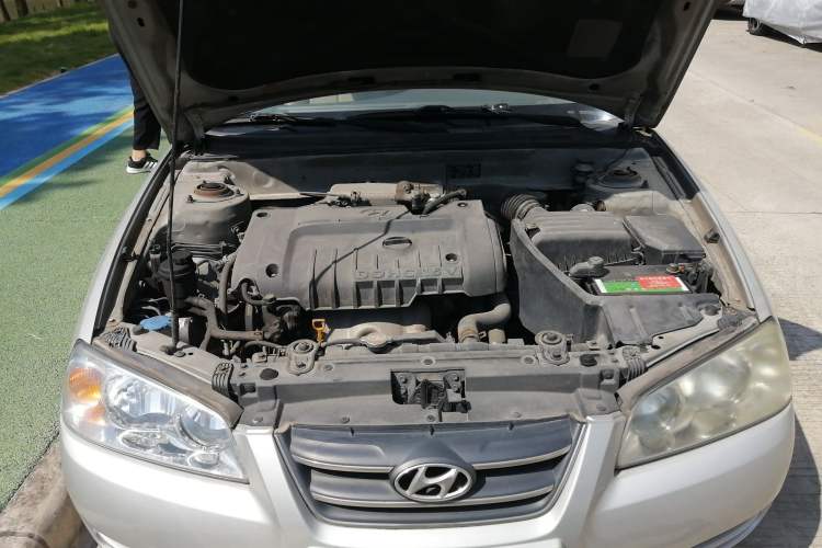 Used Hyundai Elantra 2007 1.6L Manual Comfort Model Engine Bay