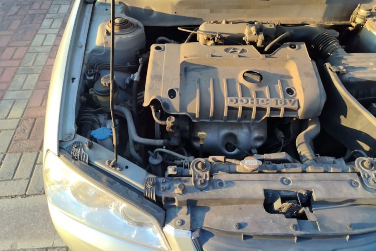 Used Hyundai Elantra 2007 1.6L Manual Comfort Model Engine Bay Right