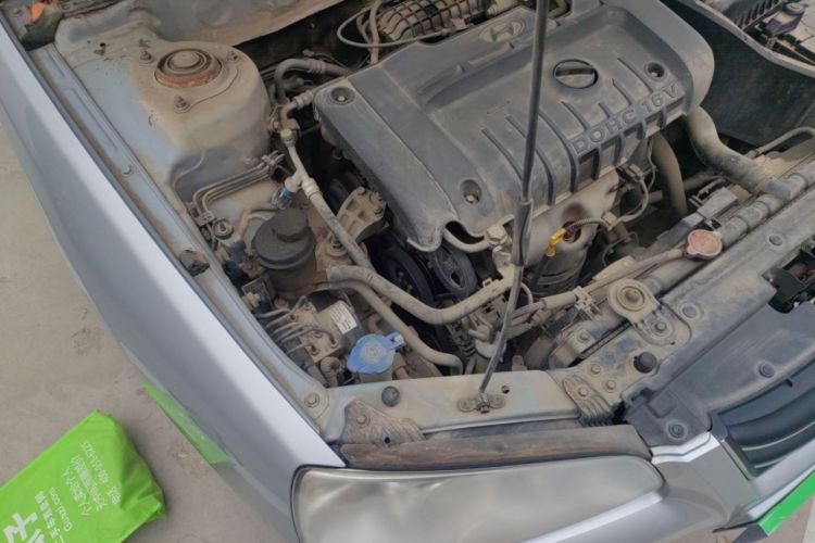 Used Hyundai Elantra 2007 1.6L Manual Comfort Model Engine Bay Right