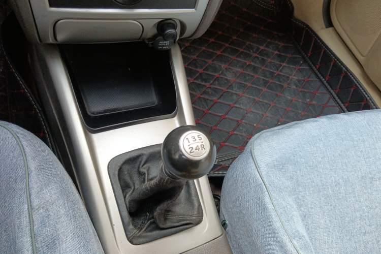 Used Hyundai Elantra 2007 1.6L Manual Comfort Model Gear Lever