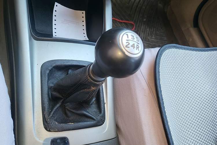 Used Hyundai Elantra 2007 1.6L Manual Comfort Model Gear Lever