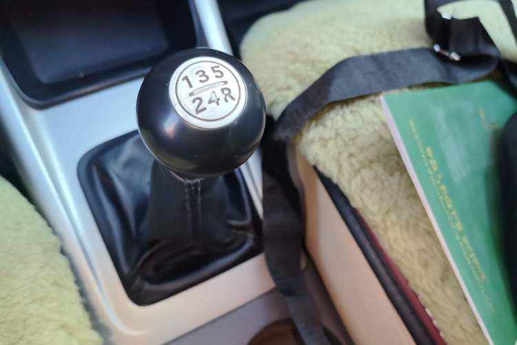 Used Hyundai Elantra 2007 1.6L Manual Comfort Model Gear Lever