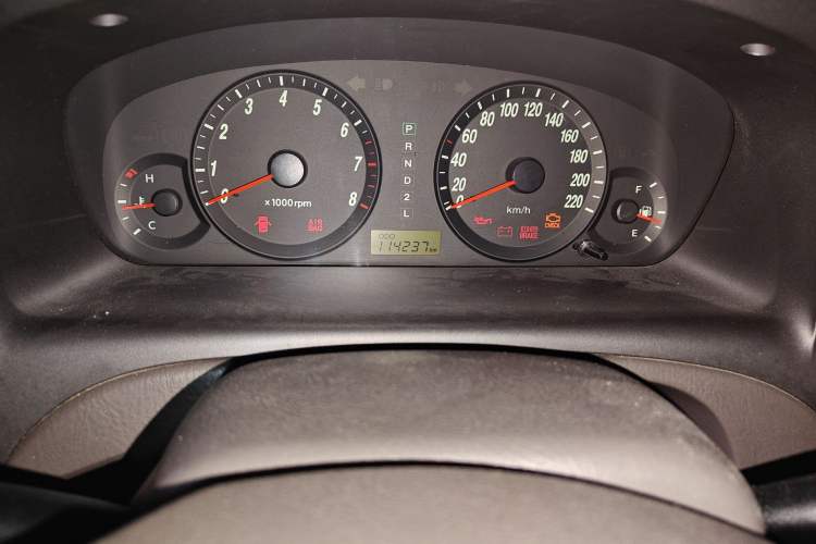 Used Hyundai Elantra 2007 1.6L Automatic Comfort Edition Odometer Close Up