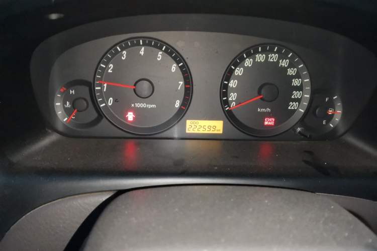 Used Hyundai Elantra 2007 1.6L Manual Comfort Model Odometer Close Up
