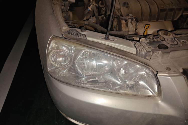 Used Hyundai Elantra 2007 1.6L Automatic Comfort Edition Right Front Headlight