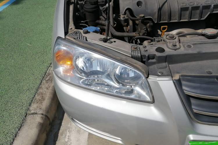 Used Hyundai Elantra 2007 1.6L Manual Comfort Model Right Front Headlight