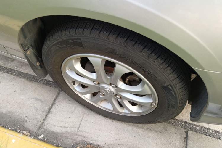 Used Hyundai Elantra 2007 1.6L Manual Comfort Model Right Front Wheel Hub