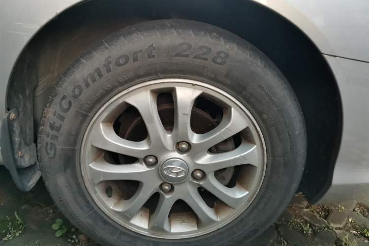 Used Hyundai Elantra 2007 1.6L Manual Comfort Model Right Front Wheel Hub