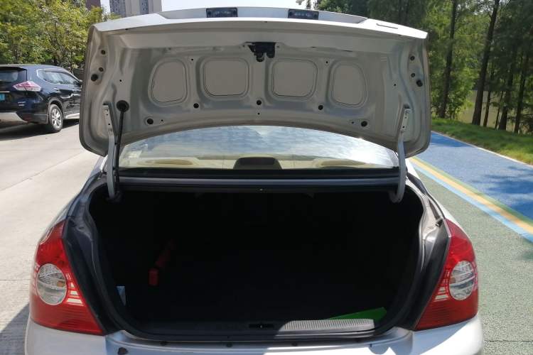 Used Hyundai Elantra 2007 1.6L Manual Comfort Model Trunk