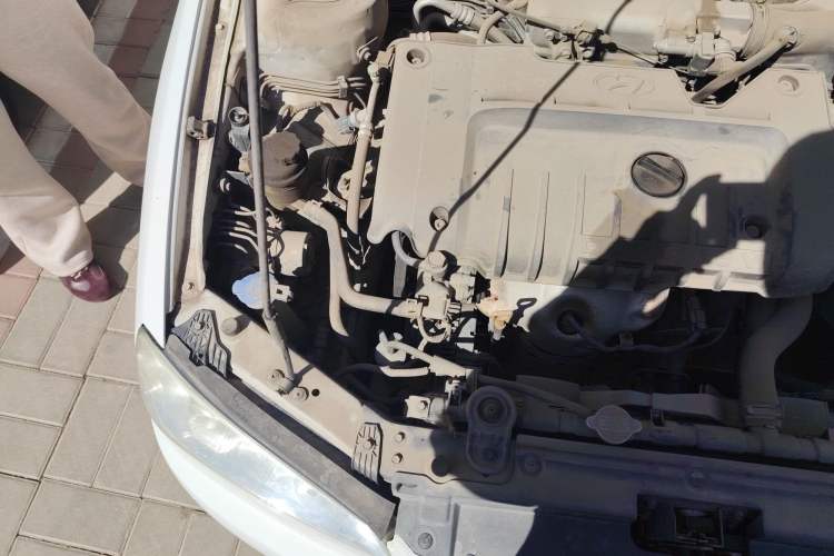 Used Hyundai Elantra 2007 1.6L Manual Comfort Model Engine Bay Right