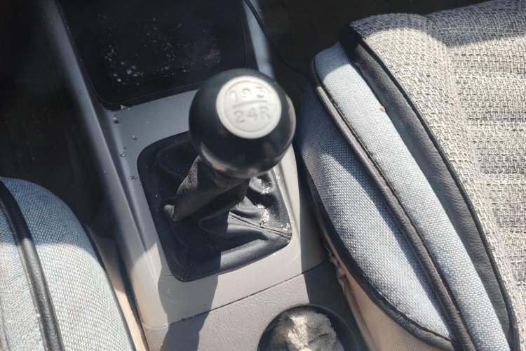 Used Hyundai Elantra 2007 1.6L Manual Comfort Model Gear Lever