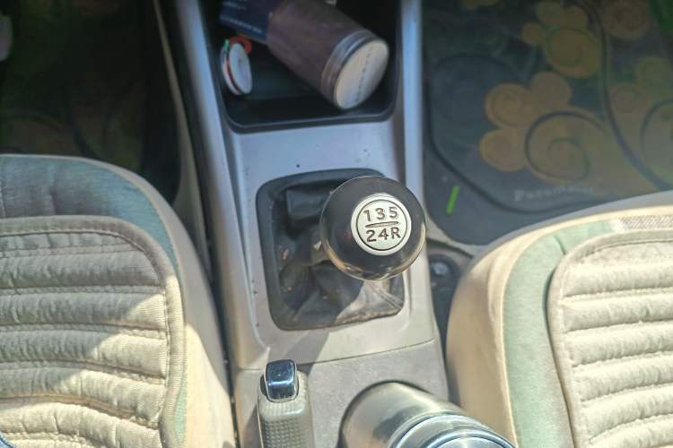 Used Hyundai Elantra 2007 1.6L Manual Comfort Model Gear Lever
