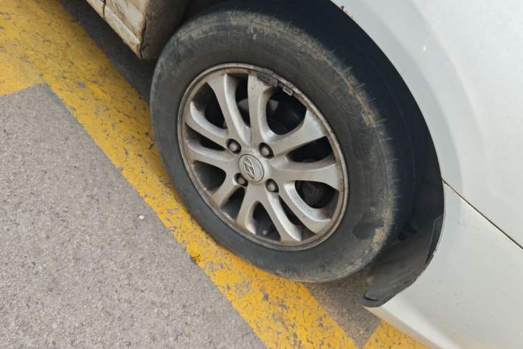 Used Hyundai Elantra 2007 1.6L Manual Comfort Model Right Front Wheel Hub
