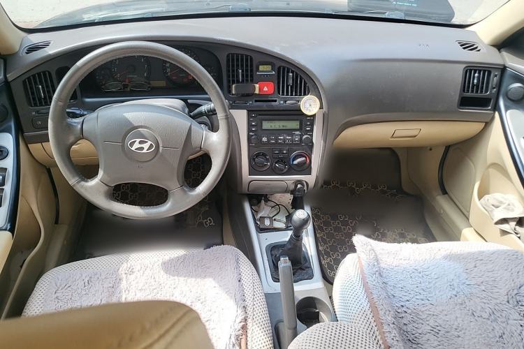 Used Hyundai Elantra 2008 1.6L Manual Deluxe Prestige Edition Center Console