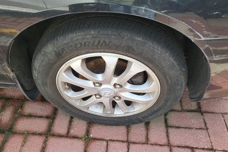 Used Hyundai Elantra 2008 1.6L Manual Deluxe Prestige Edition Right Front Wheel Hub