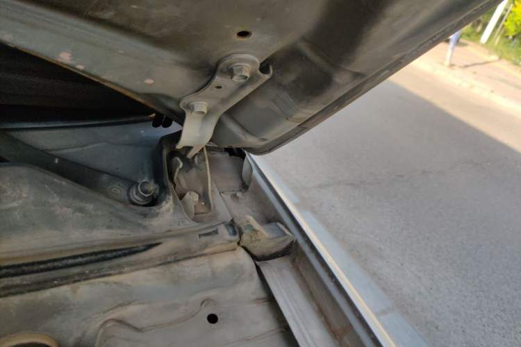 Used Hyundai Elantra 2008 1.6L Manual Deluxe Prestige Edition Engine Bay Left