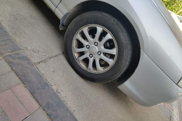 Used Hyundai Elantra 2008 1.6L Manual Deluxe Prestige Edition Right Front Wheel Hub