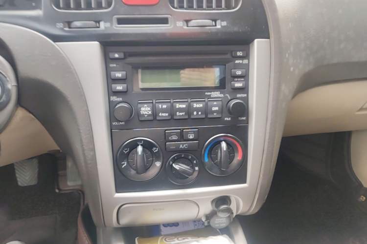 Used Hyundai Elantra 2011 1.6L Manual Comfort Version Audio And AC Panel