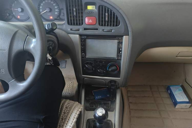 Used Hyundai Elantra 2011 1.6L Manual Comfort Version Audio And AC Panel