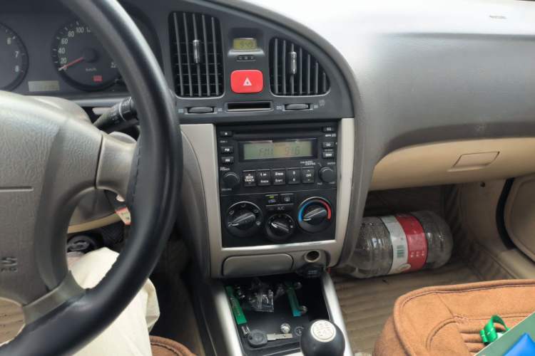 Used Hyundai Elantra 2011 1.6L Manual Comfort Version Audio And AC Panel