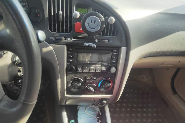 Used Hyundai Elantra 2011 1.6L Manual Comfort Version Audio And AC Panel