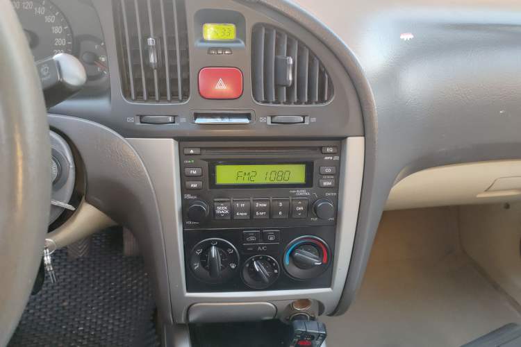Used Hyundai Elantra 2011 1.6L Manual Comfort Version Audio And AC Panel