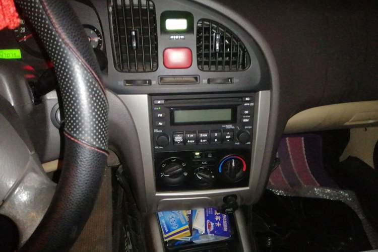 Used Hyundai Elantra 2011 1.6L Manual Comfort Version Audio And AC Panel