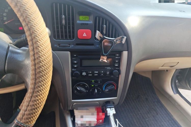 Used Hyundai Elantra 2011 1.6L Manual Comfort Version Audio And AC Panel