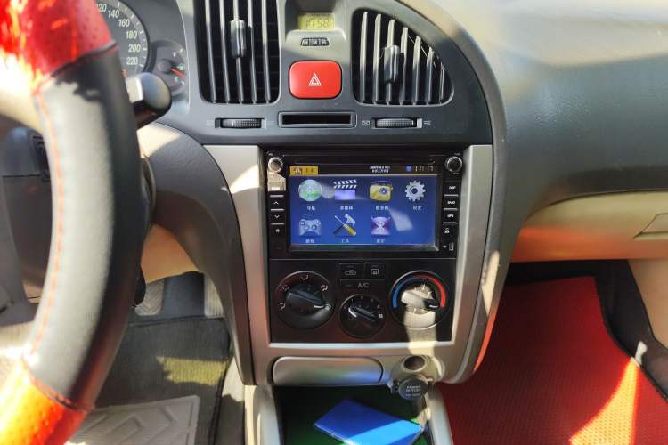 Used Hyundai Elantra 2011 1.6L Manual Comfort Version Audio And AC Panel