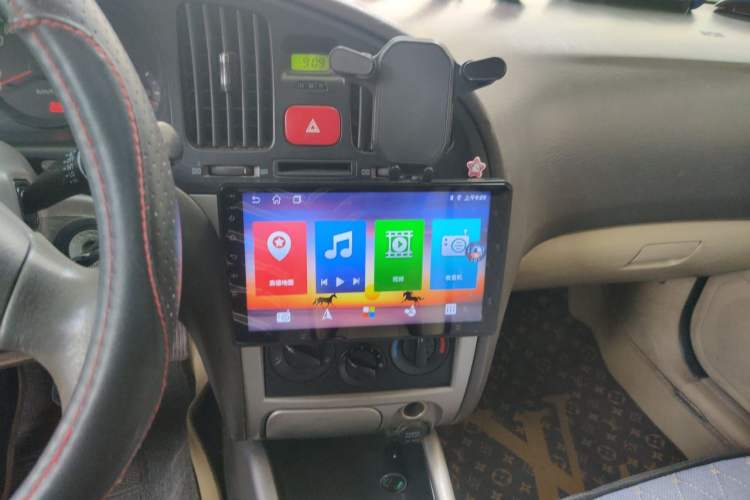 Used Hyundai Elantra 2011 1.6L Manual Comfort Version Audio And AC Panel